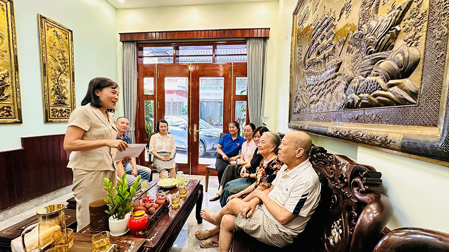 Trung tâm Số - Nhà Xuất bản thăm hỏi, tri ân các gia đình thương binh, người có công với cách mạng